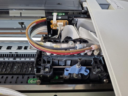 Zdjęcie przedmiotu: Drukarka DTF EPSON STYLUS PRO 4880 (K122A) + automatyczna proszkarko-suszarka DTF