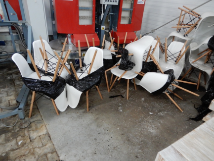 Zdjęcie przedmiotu: Stoły i krzesła barowe