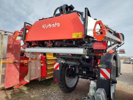 Zdjęcie przedmiotu: Kubota XTS4 trailed field sprayer with HSA 24/7 boom