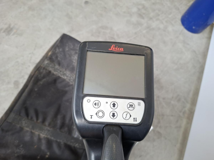 Zdjęcie przedmiotu: Wykrywacz instalacji podziemnych LEICA ULTRA STANDARD