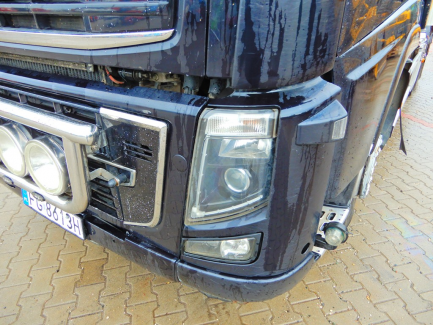 Zdjęcie przedmiotu: AUCTION OF THE DAY Volvo FH 16 700 6x4 Globetrotter Euro 5 with BERGS FOGEN timber body with JONSERED 1080 crane