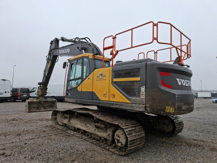 Zdjęcie przedmiotu: Koparka gąsiennicowa VOLVO EC250EL