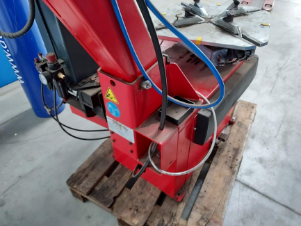 Zdjęcie przedmiotu: CEMB SM 665 wheelless tire changer