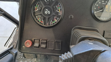 Zdjęcie przedmiotu: Ciągnik rolniczy BELARUS 820.4 wersja M,BR,TUZ1