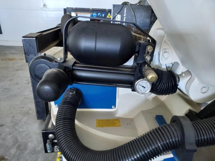 Zdjęcie przedmiotu: Robot spawalniczy KUKA KT/140/E-FC