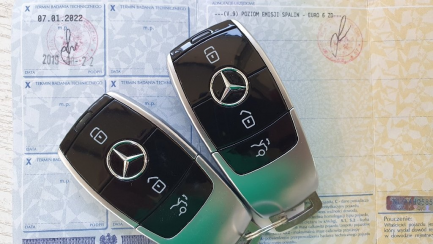 Zdjęcie przedmiotu: Mercedes-benz E220 d 4-Matic 9G-TRONIC