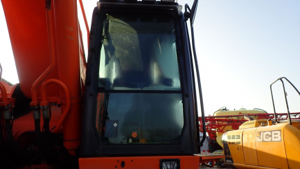 Zdjęcie przedmiotu: DOOSAN Infracore Co., Ltd. DX530LC-3 tracked excavator