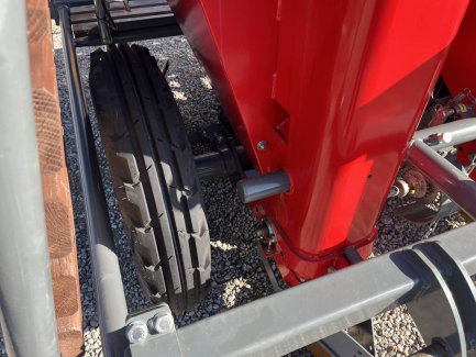 Zdjęcie przedmiotu: Dwurzędowa sadzarka do ziemniak&oacute;w UNIA KORA 2W