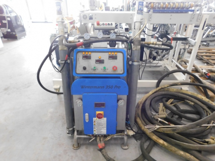 Zdjęcie przedmiotu: A set for spraying and polyurethane injection