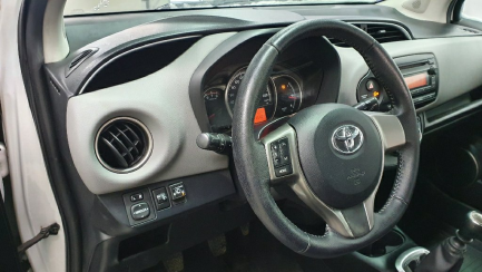 Zdjęcie przedmiotu: Toyota Yaris 1.33 Active EU6