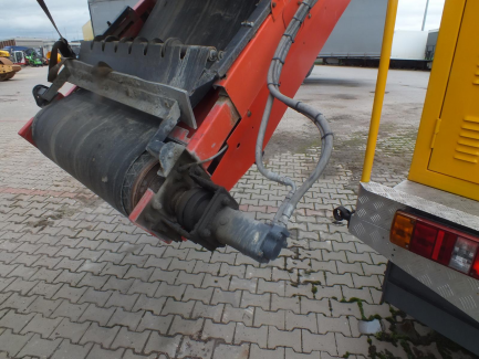 Zdjęcie przedmiotu: SANDVIK QJ341 self-propelled jaw crusher