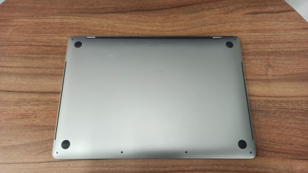 Zdjęcie przedmiotu: Apple MacBook Pro 15 "Portable Computer Touch Bar 3.1GHz quad-core i7, 1TB SSD, 16GB, Radeon Pro 560 4GB - Space gray MPTT2ZE / A / P1 / D1