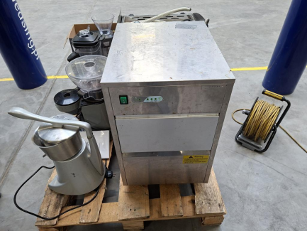 Zdjęcie przedmiotu: A set of catering equipment