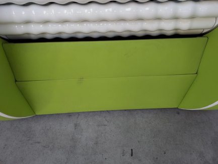 Zdjęcie przedmiotu: A cosmetic device used for massage with rotating roller equipped with an IR lamp supporting the effects of the STUDIO FIGURA Roll Shaper treatment