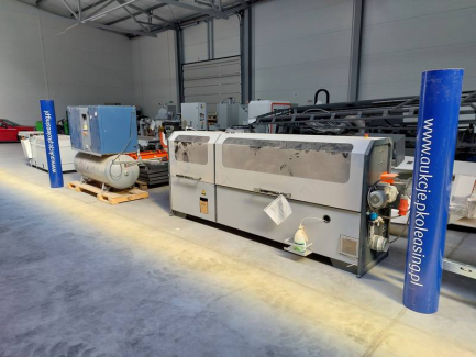 Hebrock F5 edgebander with an Airpol KT5 compressor and air dryer