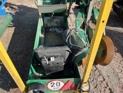 Zdjęcie przedmiotu: Rowkowa sadzarka leśna Masarykův les Křtiny RZS-1 