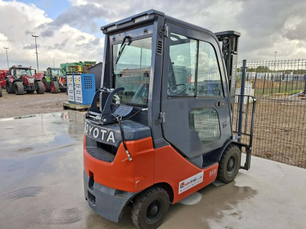 Zdjęcie przedmiotu: Вилочний навантажувач Toyota 02-8FGF18