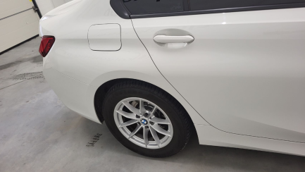 Zdjęcie przedmiotu: BMW 320i Advantage aut