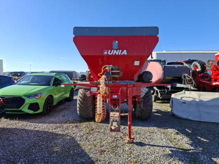 Zdjęcie przedmiotu: UNIA RCW 45 fertilizer spreader