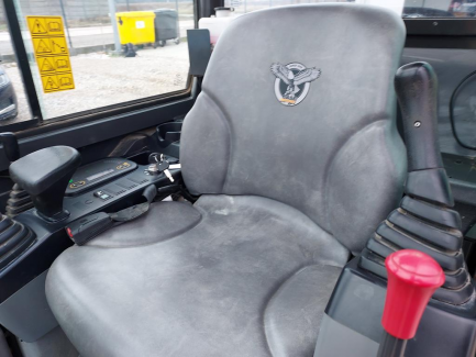 Zdjęcie przedmiotu: Гусеничний міні-екскаватор Case CX 19C