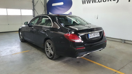 Zdjęcie przedmiotu: Mercedes-benz E220 d 4-Matic 9G-TRONIC