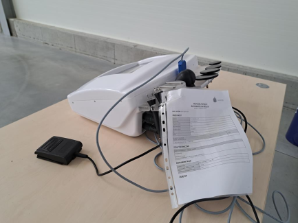 Zdjęcie przedmiotu: Urządzenie kosmetyczne przeznaczone do nieinwazyjnego liftingu sk&oacute;ry twarzy i ciała COSMETICA DERMAFREQUENCY 3D