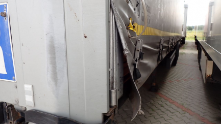 Zdjęcie przedmiotu: KOEGEL S24-1 curtain semi-trailer