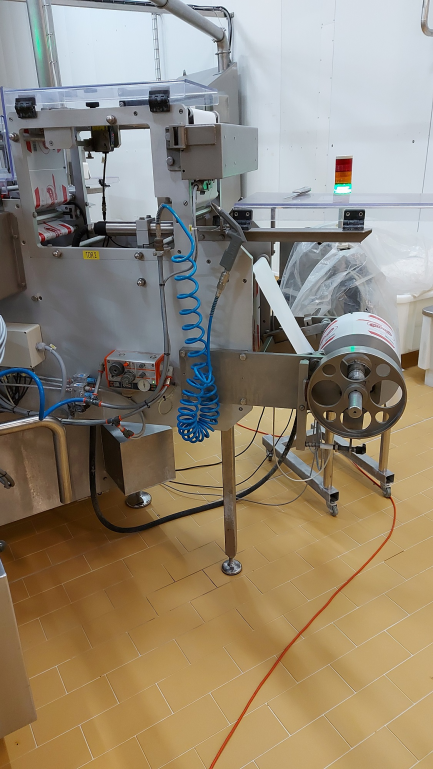 Zdjęcie przedmiotu: Automatic machine for packing butter into TREPKO 822 cubes and collective packing cubes into boxes TREPKO 710