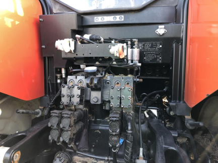 Zdjęcie przedmiotu: Steyr 6185 CVT Eco-Tech farm tractor