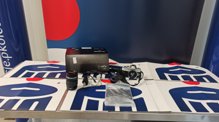 Цифровий фотоапарат OLYMPUS OM-D E-MK10 Mark IV сріблястий + об'єктив 14-150