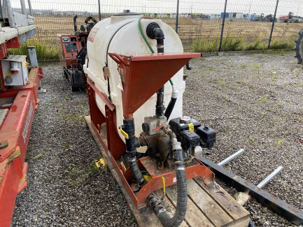 Zdjęcie przedmiotu: Ditch Witch JT520 horizontal drilling rig with the FT5 blasting system