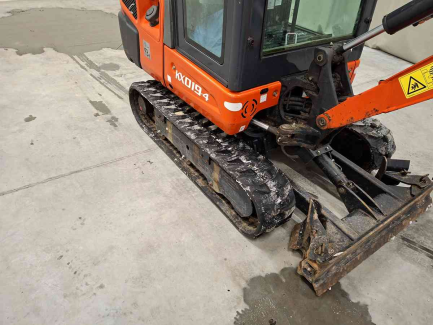 Zdjęcie przedmiotu: Minikoparka KUBOTA KX019-4