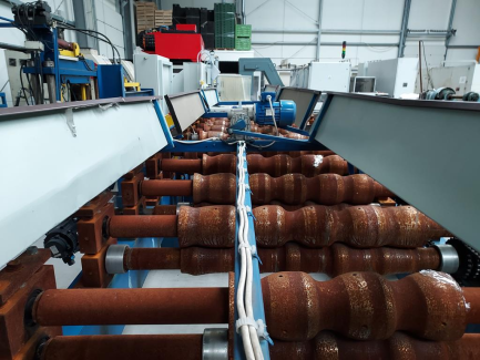 Zdjęcie przedmiotu: A line for the production of BUD-MASZ D-23F metal roof tiles