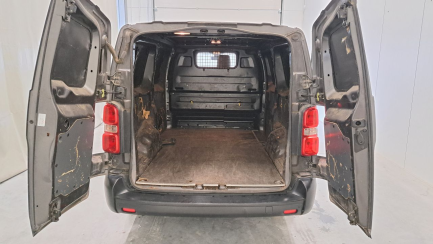 Zdjęcie przedmiotu: Toyota PROACE 2.0 CRD E6.2 3.1t Long Active