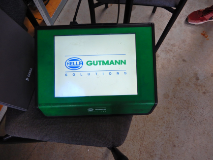 Zdjęcie przedmiotu: Hella Gutmann Solutions Mega Macs 66 diagnostic tester