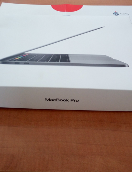 Zdjęcie przedmiotu: Apple MacBook Pro 13-inch with Touch Bar 2.4GHz quad-core 8th generation Intel Core i5 processor, 16GB, 512GB, Space Gray
