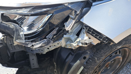 Zdjęcie przedmiotu: Toyota Corolla 1.8 Hybrid Active e-CVT Oświadczenie o utracie DR