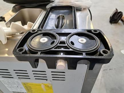 Zdjęcie przedmiotu: RESTO QUALITY RQ 369 CRE Італійська машина для виробництва морозива