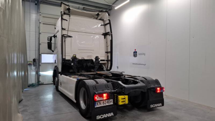 Zdjęcie przedmiotu: SCANIA R460 Super E6 18.0t 4x2 NA Highline