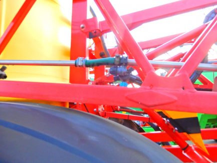 Zdjęcie przedmiotu: KVERNELAND GROUP IXTRACK C60 trailed sprayer