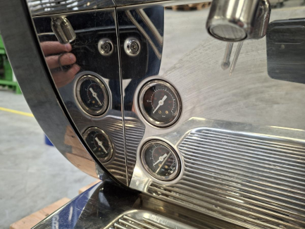 Zdjęcie przedmiotu: Кавомашина CARAT Display 2GR TS на 2 групи (EBEE-D61B-12AM)