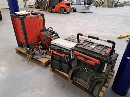 Zdjęcie przedmiotu: Workshop equipment set