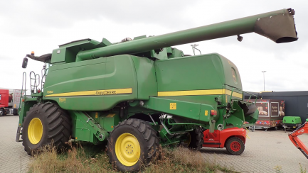 Zdjęcie przedmiotu: JOHN DEERE T660 T600 harvester with HEDER 625R / 625R