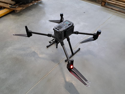 Zdjęcie przedmiotu: DJI MATRICE 300 RTK drone with equipment
