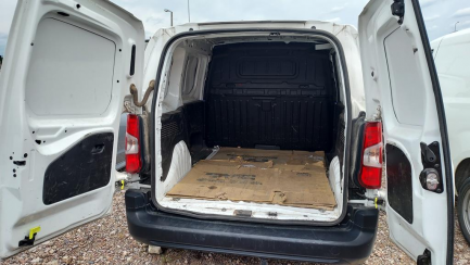 Zdjęcie przedmiotu: Toyota PROACE City 1.5 CRD E6.2 2.4t Active S&S