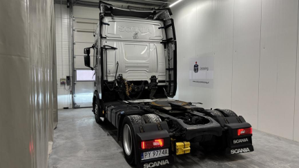 Zdjęcie przedmiotu: SCANIA R450 E6 20.1t LA 4x2 EB Highline