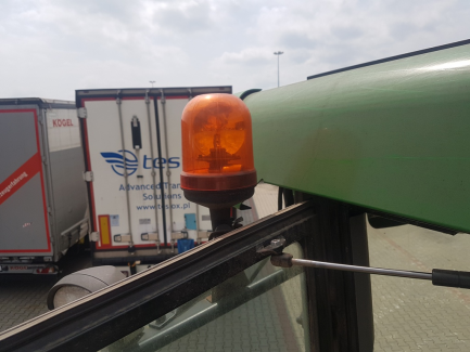 Zdjęcie przedmiotu: Kombajn Zbożowy John Deere W 330 Z HEDEREM I STOŁEM DO RZEPAKU