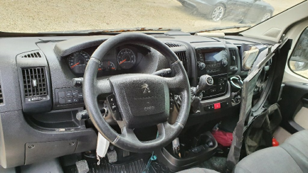 Zdjęcie przedmiotu: PEUGEOT/APD LUBOS BOXER/AL 435 BlueHDi Euro 6 1997ccm - 163HP 3,5t 16-19