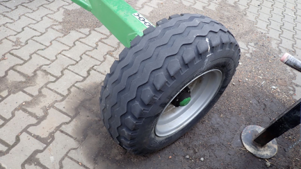 Zdjęcie przedmiotu: JOHN DEERE T660 T600 harvester with HEDER 625R / 625R