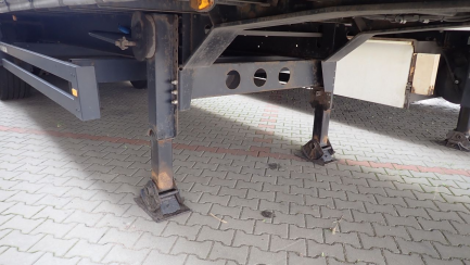 Zdjęcie przedmiotu: KOEGEL S24-1 curtain semi-trailer